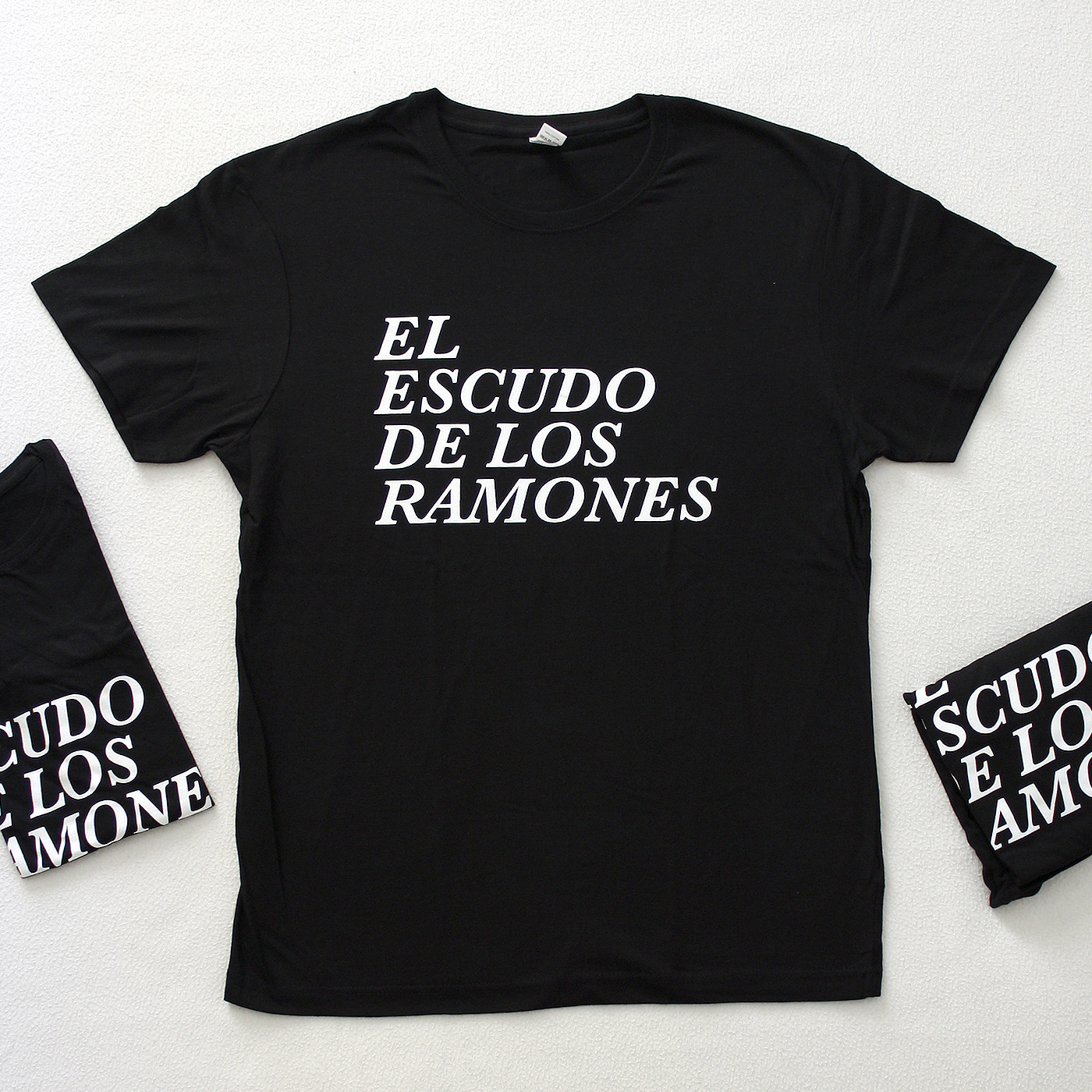 Camisetas 1000x0001 - El escudo de Los Ramones individual chico